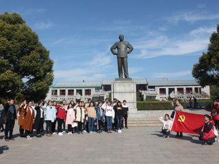 文学院党委组织学生党员赴周恩来纪念馆开展革命传统教育