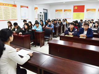 美术学院召开教学工作学生座谈会