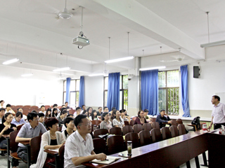 心理健康教育专家张跃乾应邀作学术报告 -----2018年辅导员素质能力培训系列之二