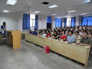 浙江师范大学郭克俭教授应邀来我校讲学